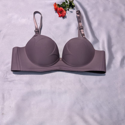 Imposed Design Hand Shape Seamless Medium Padded Bra